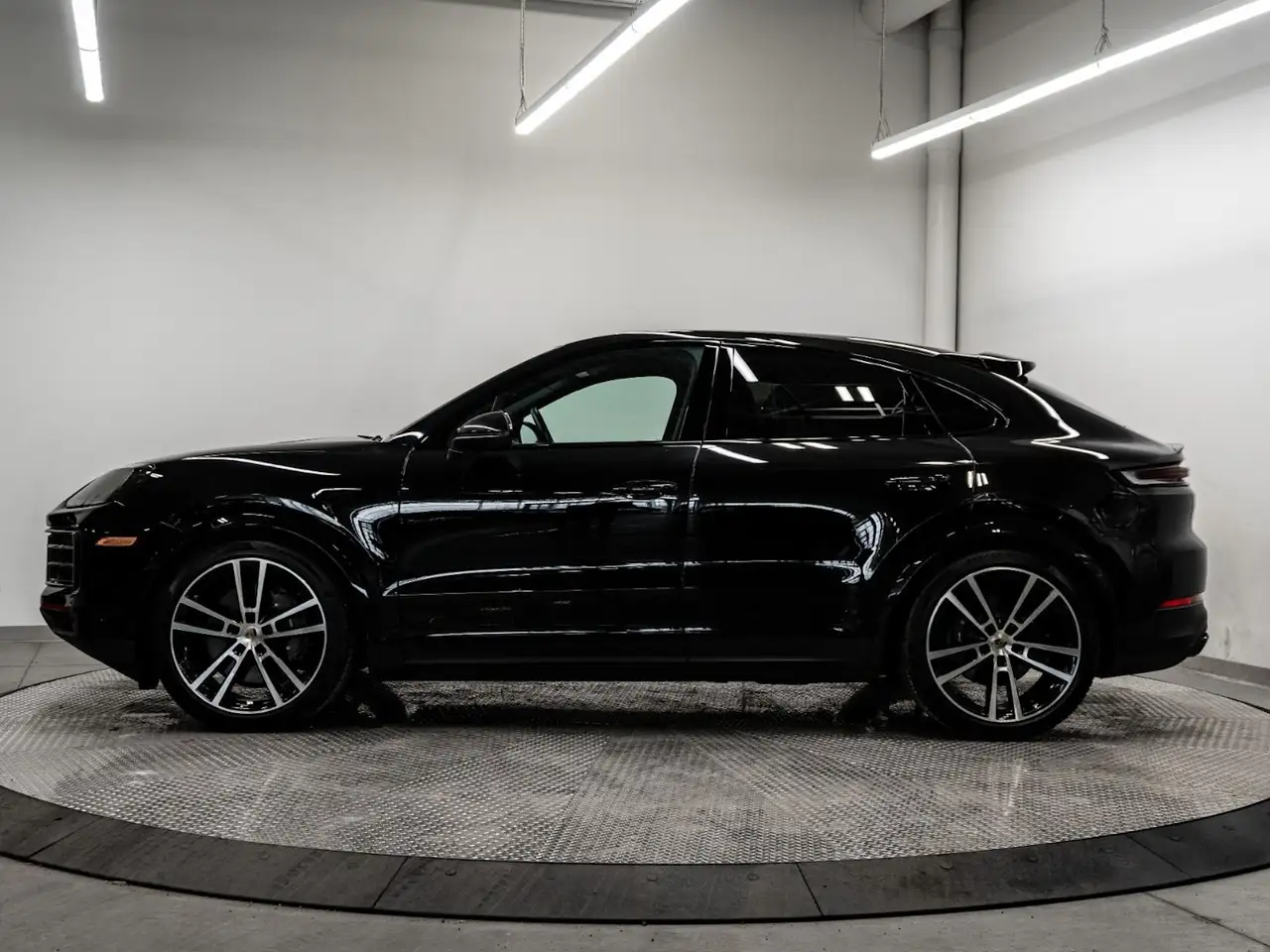 Porsche Cayenne снимка Porsche Cayenne