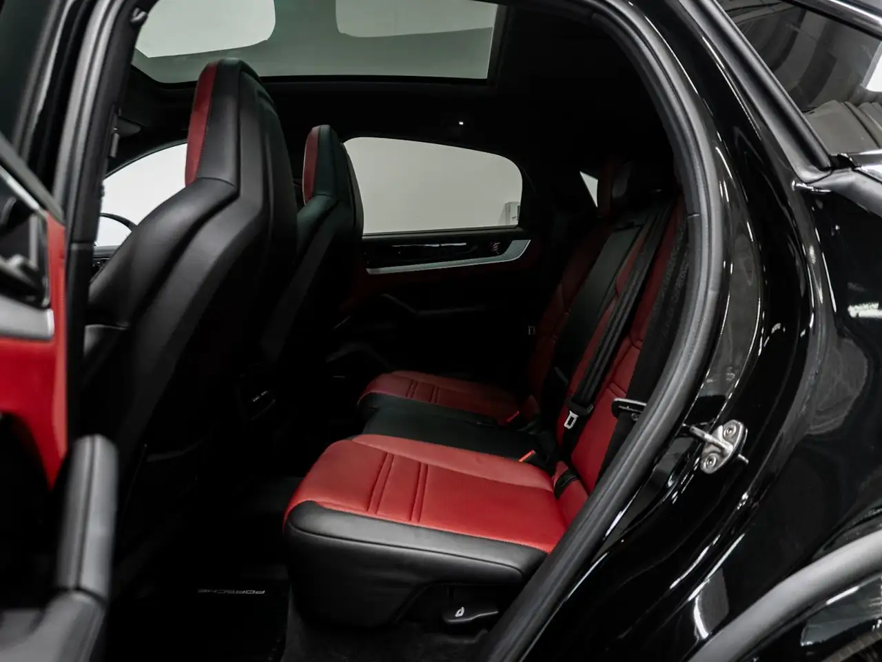Porsche Cayenne снимка Porsche Cayenne