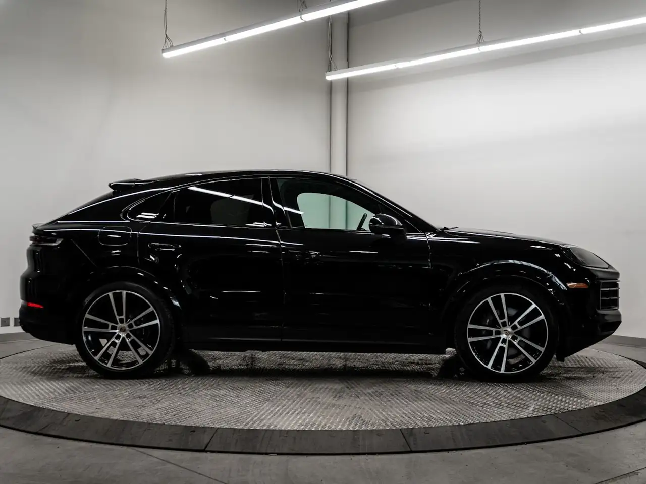 Porsche Cayenne снимка Porsche Cayenne