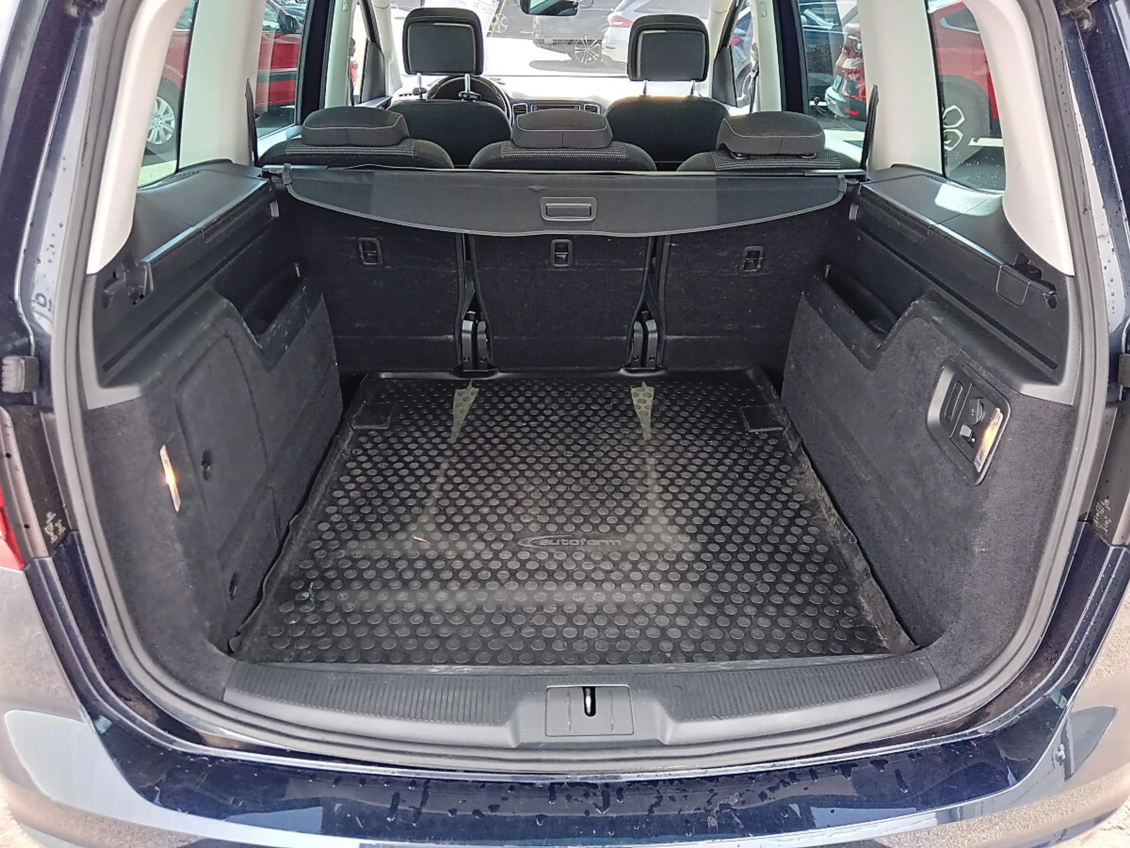 Volkswagen Sharan Business BMT SCR 2,0 TDI DSG — photo 8