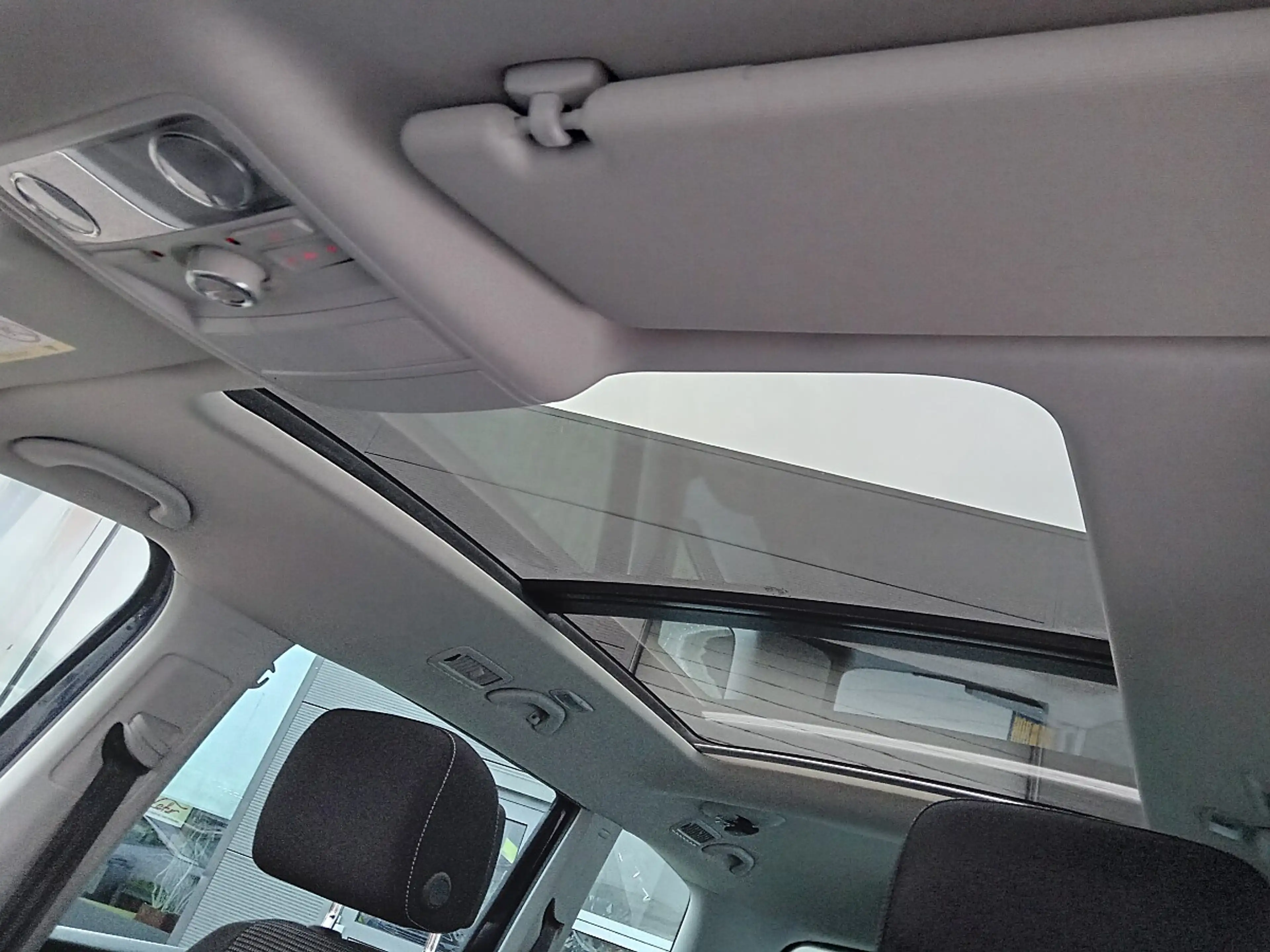 Volkswagen Sharan Business BMT SCR 2,0 TDI DSG — photo 12
