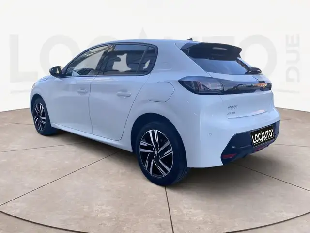 Peugeot 208 view 5