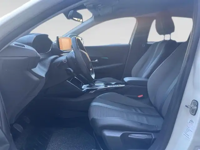 Peugeot 208 view 7