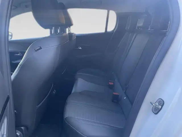 Peugeot 208 view 8