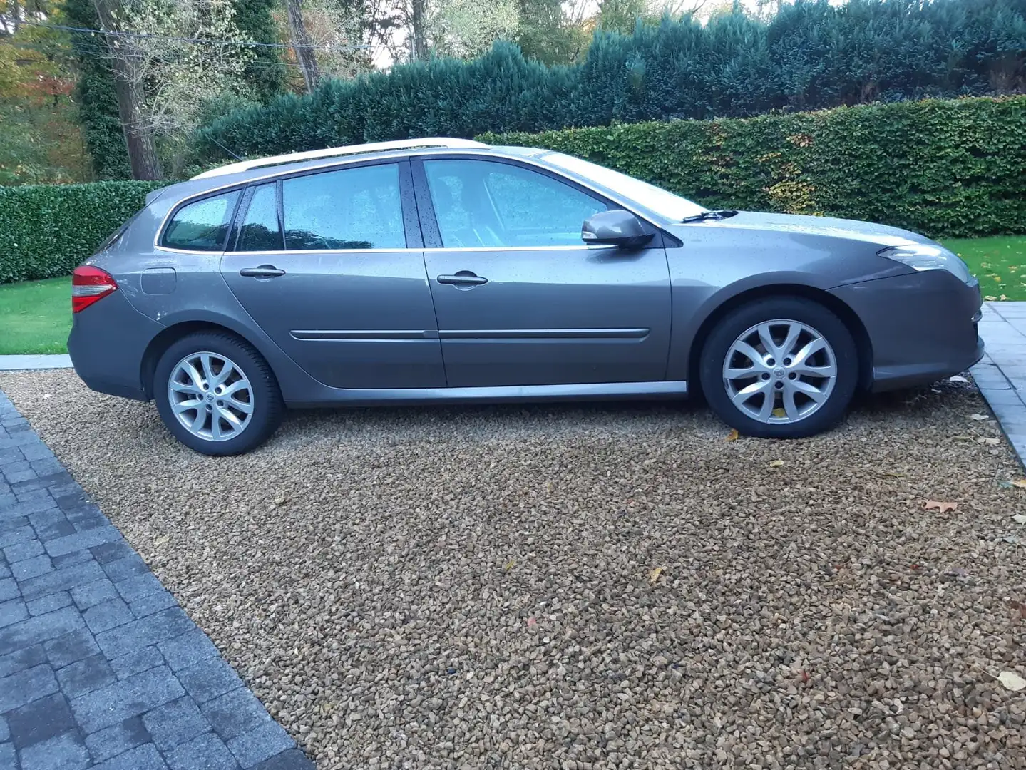 Renault Laguna Laguna Grandtour 2.0 dCi FAP Dynamique Bruin - 2