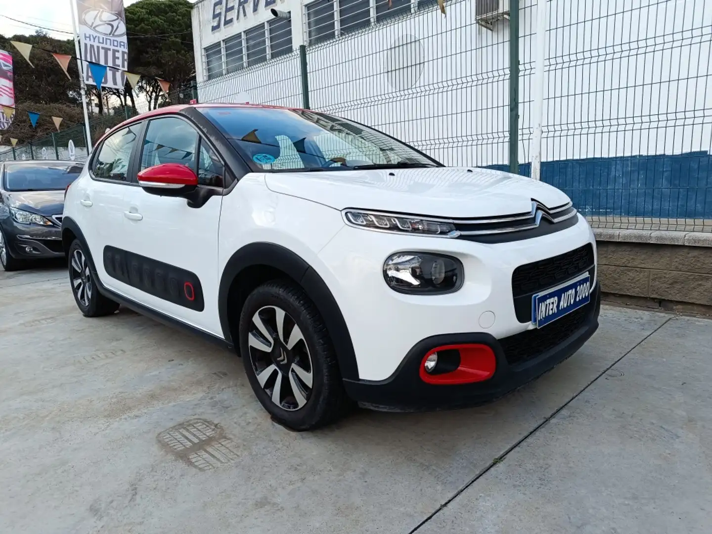 Citroen C3 1.2 PureTech S&S Elle 82 Wit - 1