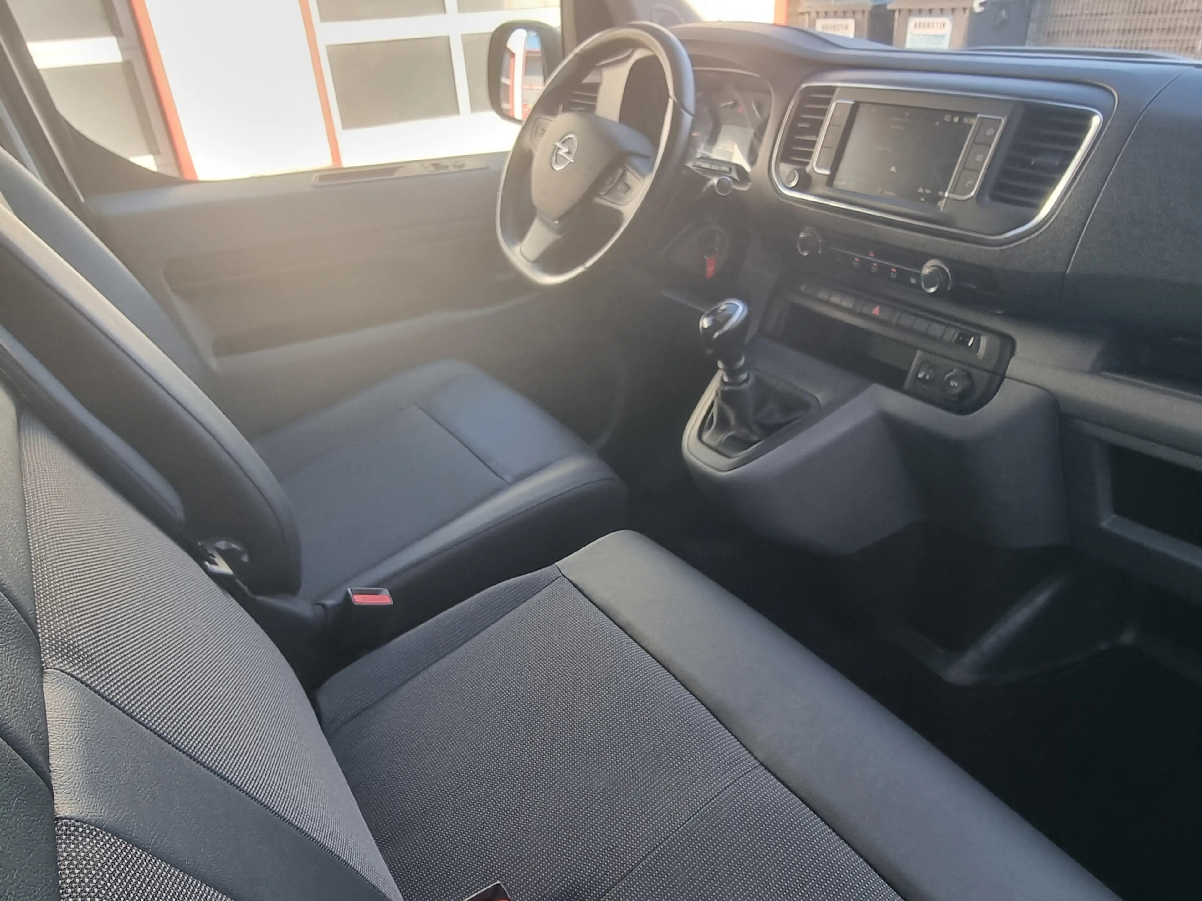 Opel Vivaro Edition M ACC APP SHZ Klima Standheizung — photo 6