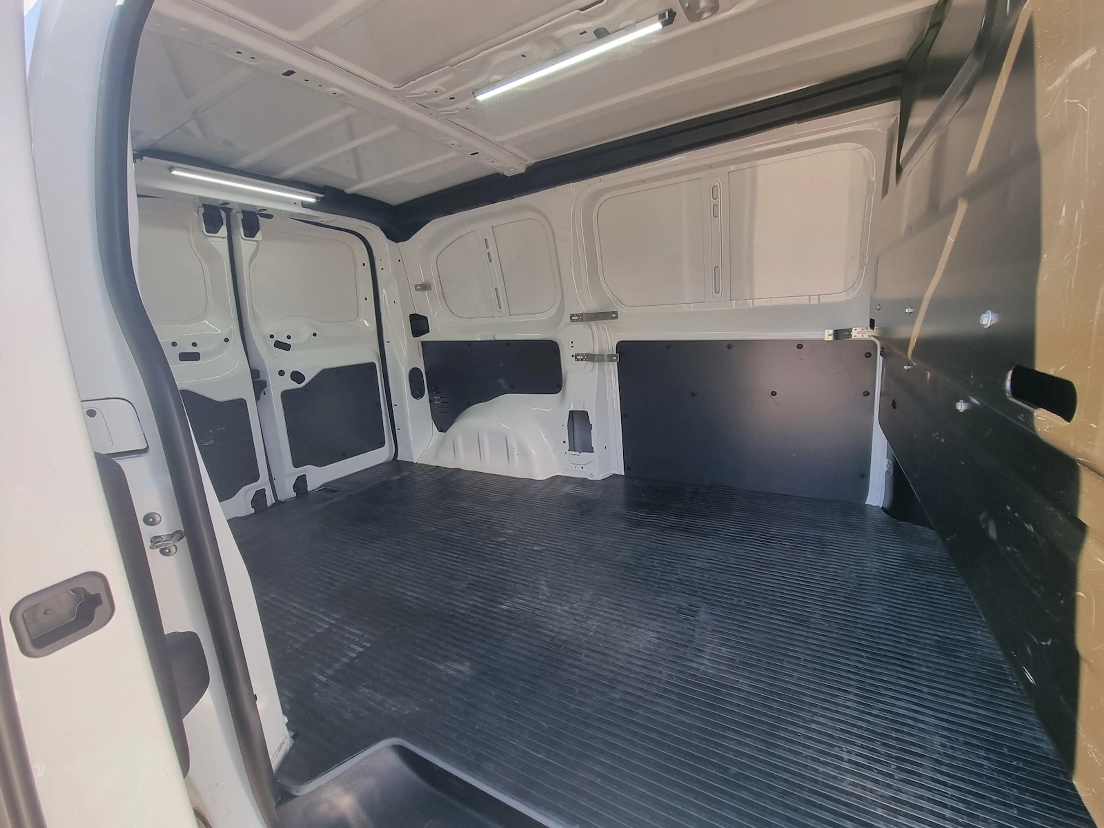 Opel Vivaro Edition M ACC APP SHZ Klima Standheizung — photo 5