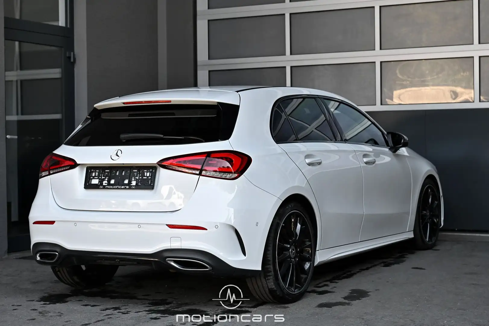 Mercedes-Benz A 200 A-Klasse A 200 d AMG Line 4Matic Pickerl NEU Silber - 2