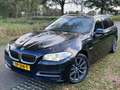 BMW 520D TOURING HIGH EXECUTIVE / PANO / LEDER / TREKH Zwart - thumbnail 1