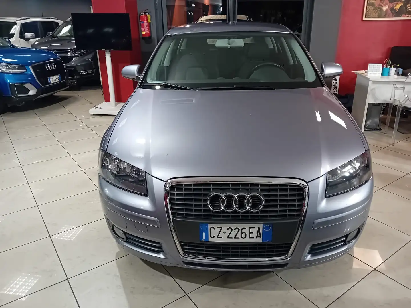 Audi A3 Sportback 2.0 tdi Ambition Plateado - 1