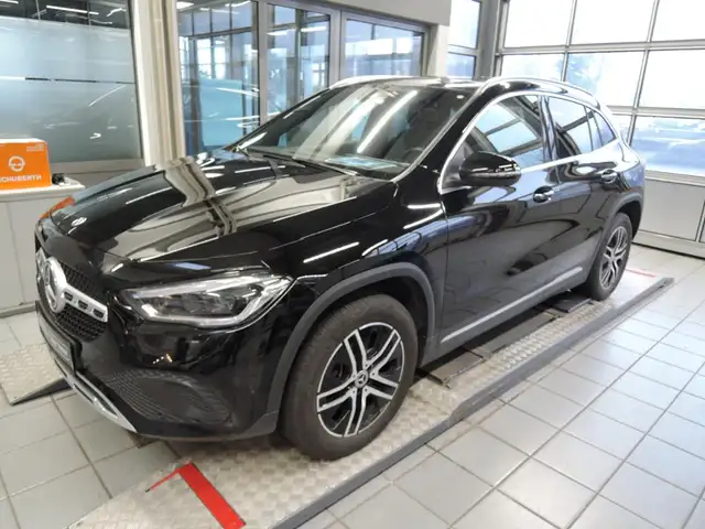 Mercedes-Benz GLA 250 e Progressive/Multibeam/Panorama-SD/AHK
