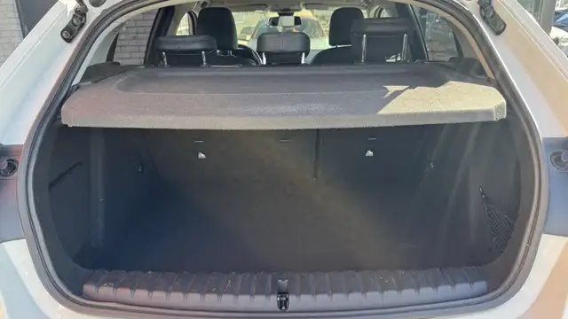 BMW 1 Series view 10