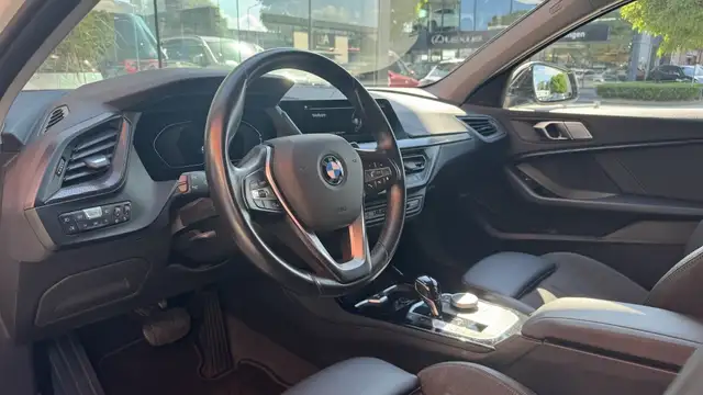 BMW 1 Series view 7