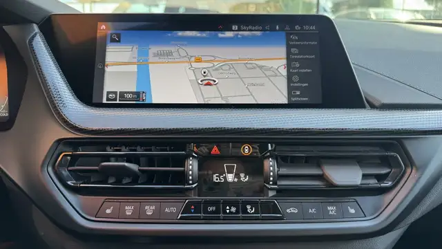 BMW 1 Series view 14