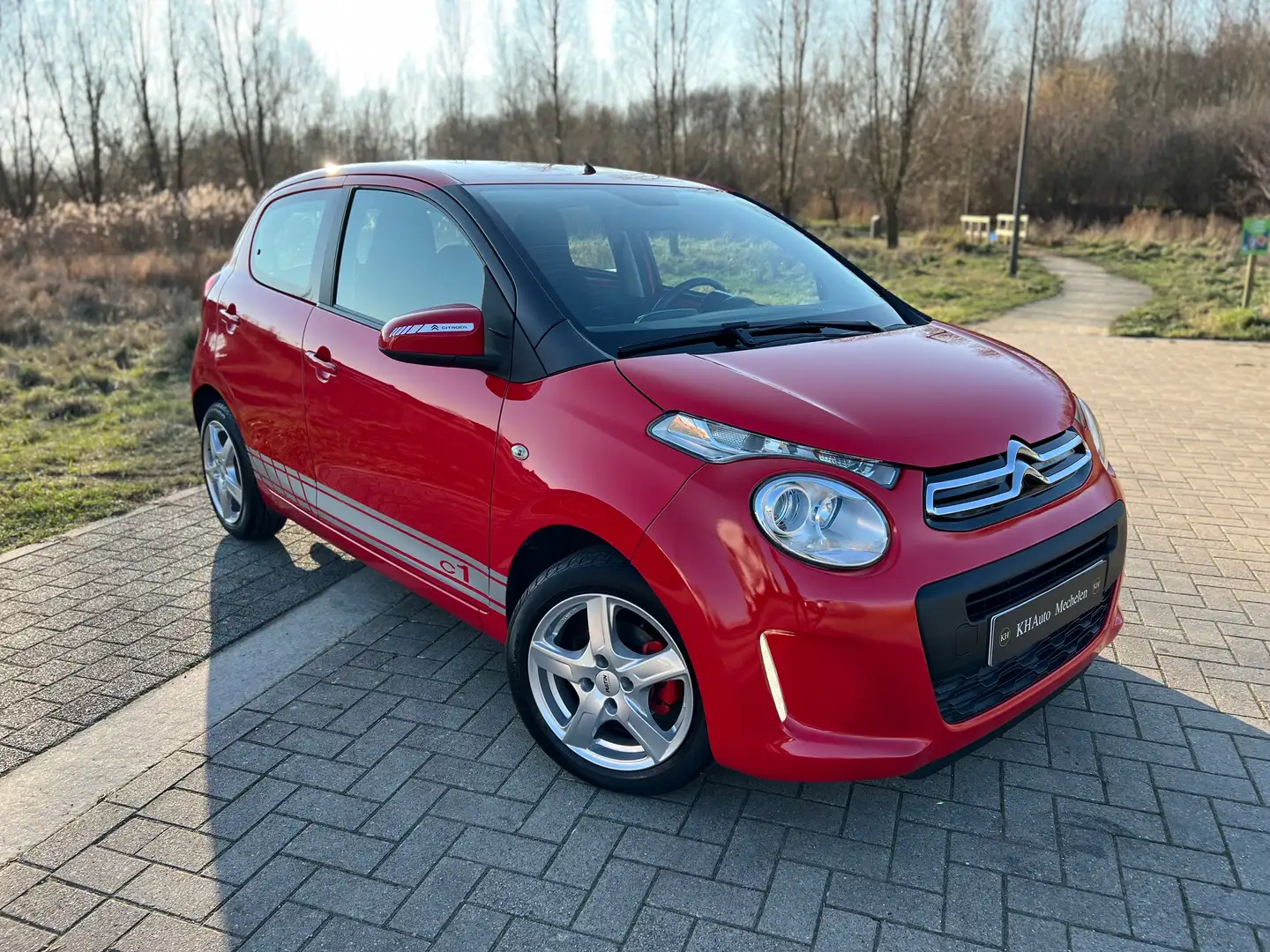 Citroen C1 1.0 VTi 69pk Feel 2015 Airco Bluetooth Garantie Rouge - 1