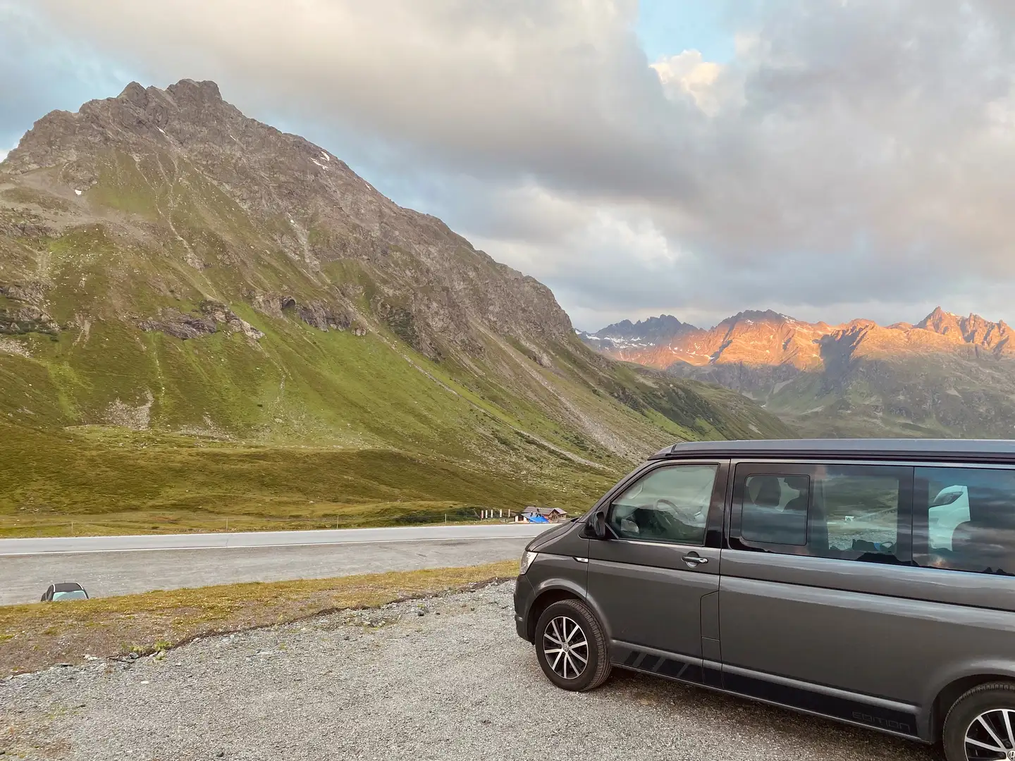 Volkswagen T6 California California Beach Edition 2,0 TDI 4Motion BMT DSG Beach Edition Grau - 1