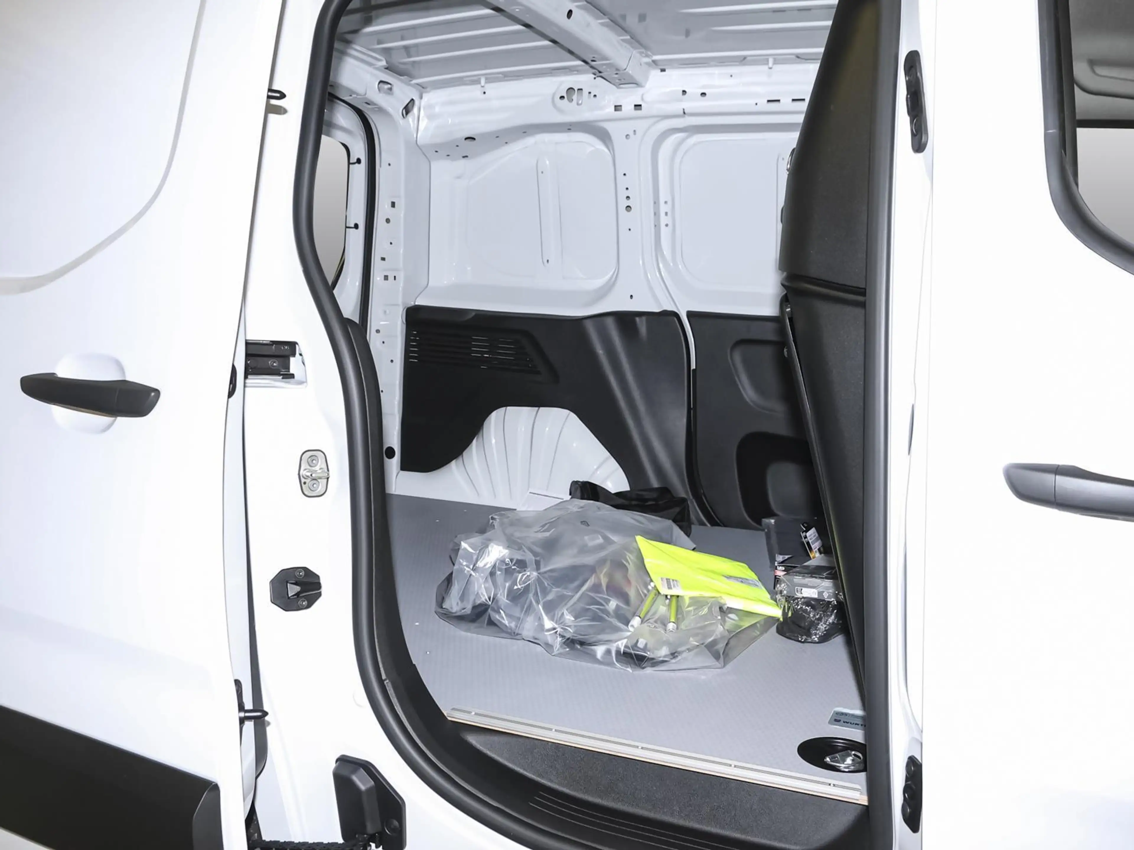 Toyota Proace City 1.2 L1 Meister NAVI PDC KLIMA BT — photo 6