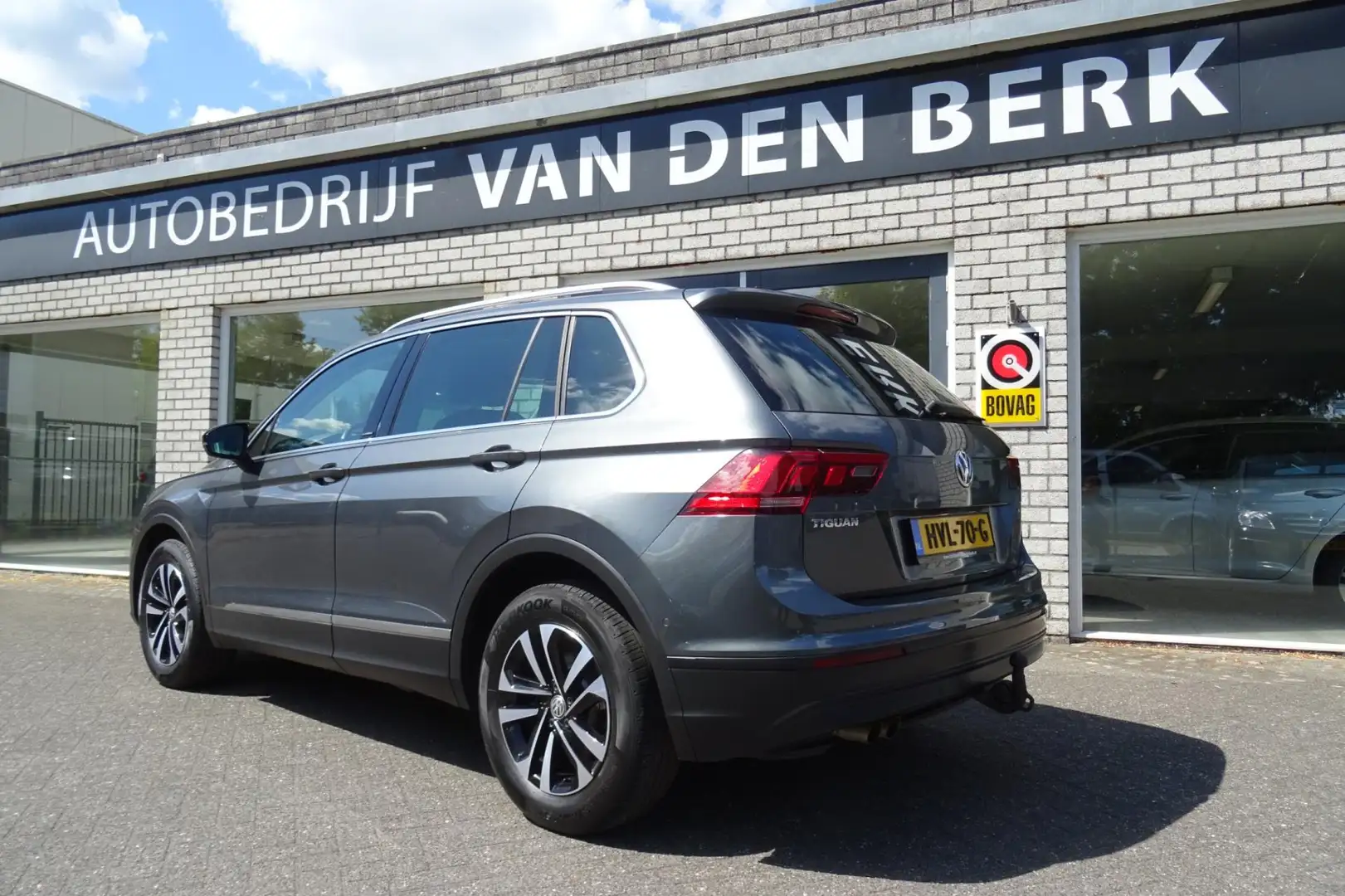 Volkswagen Tiguan 1.5 TSI ACT IQ.DRIVE DSG Gris - 2