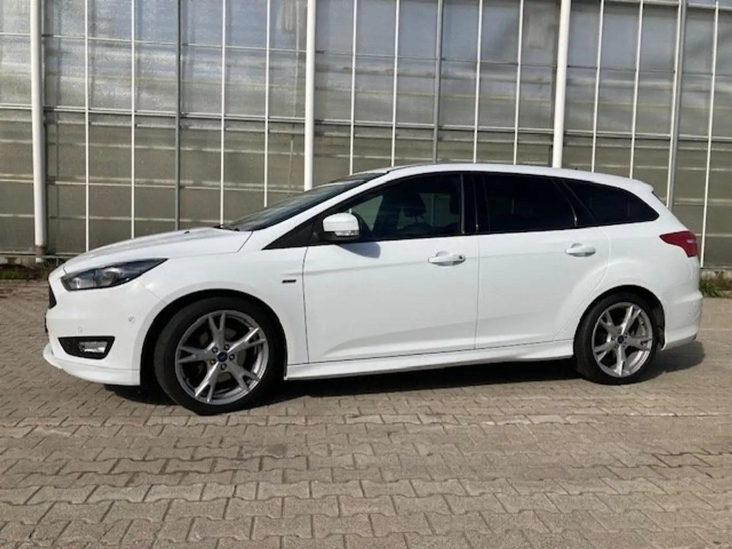 Ford Focus Focus 1.5 Titanium Wit - 2