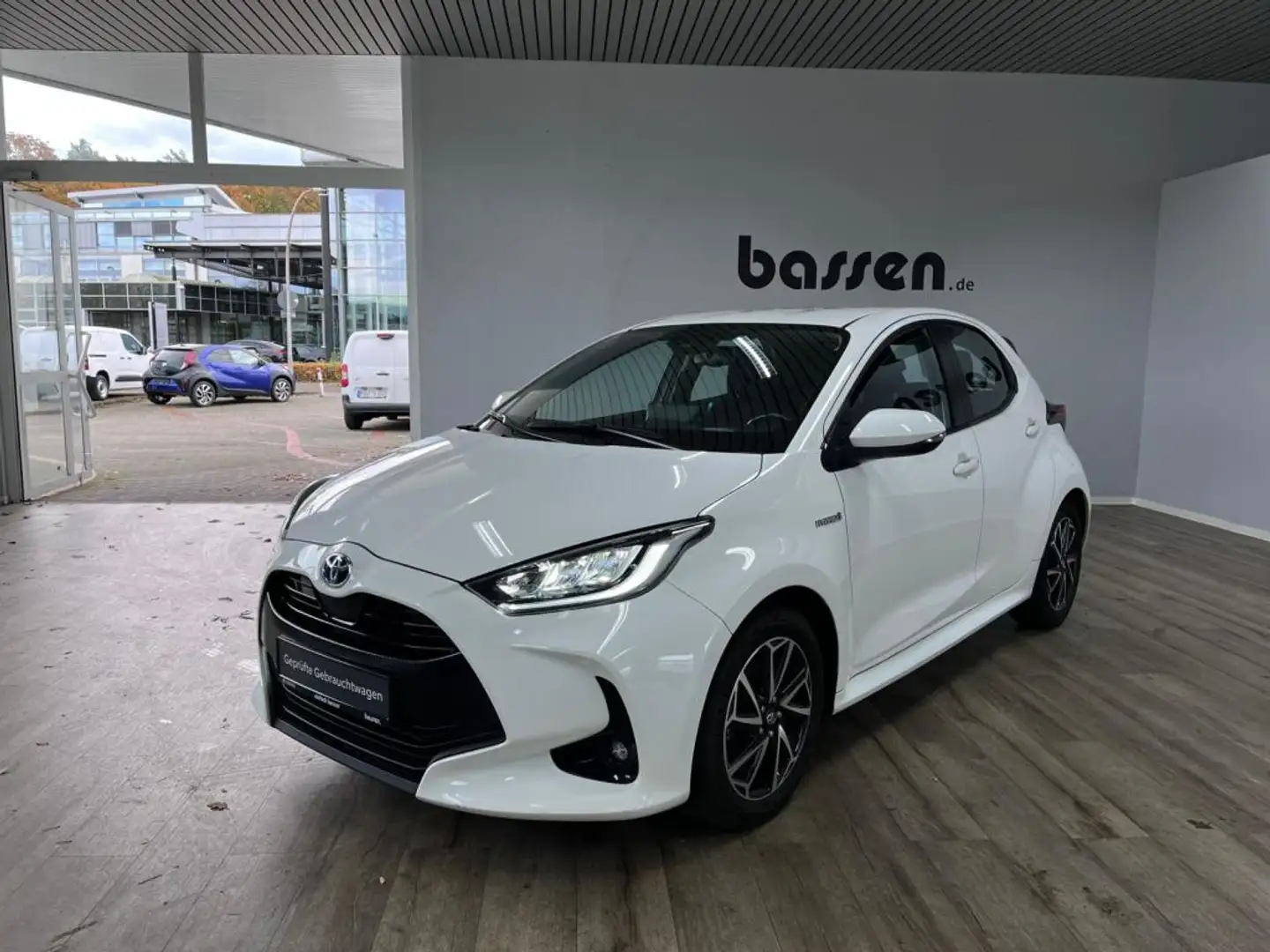 Toyota Yaris Hybrid 1.5 VVT-i Club Blanc - 2
