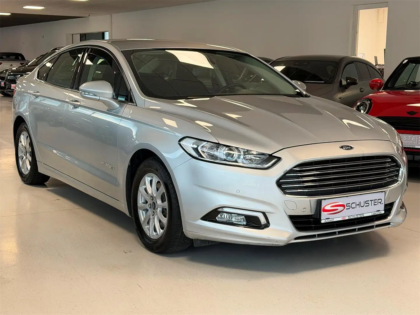 Ford Mondeo 2,0 Hybrid Titanium Silber - 1