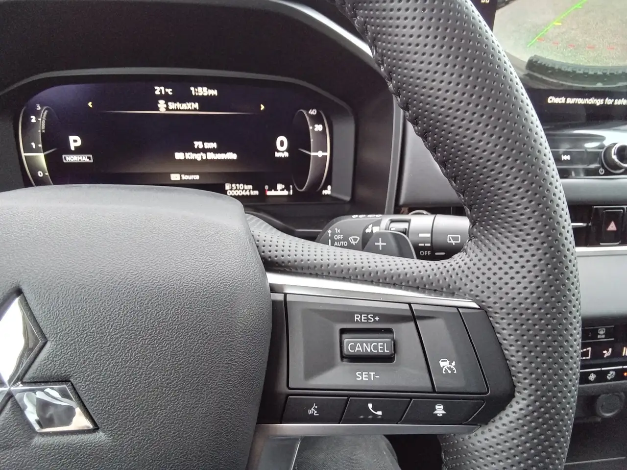 Mitsubishi Outlander photo Mitsubishi Outlander