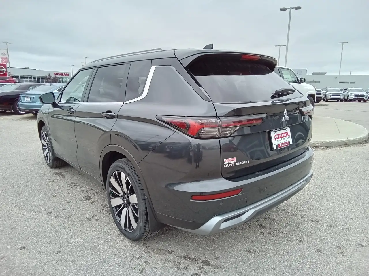 Mitsubishi Outlander photo Mitsubishi Outlander