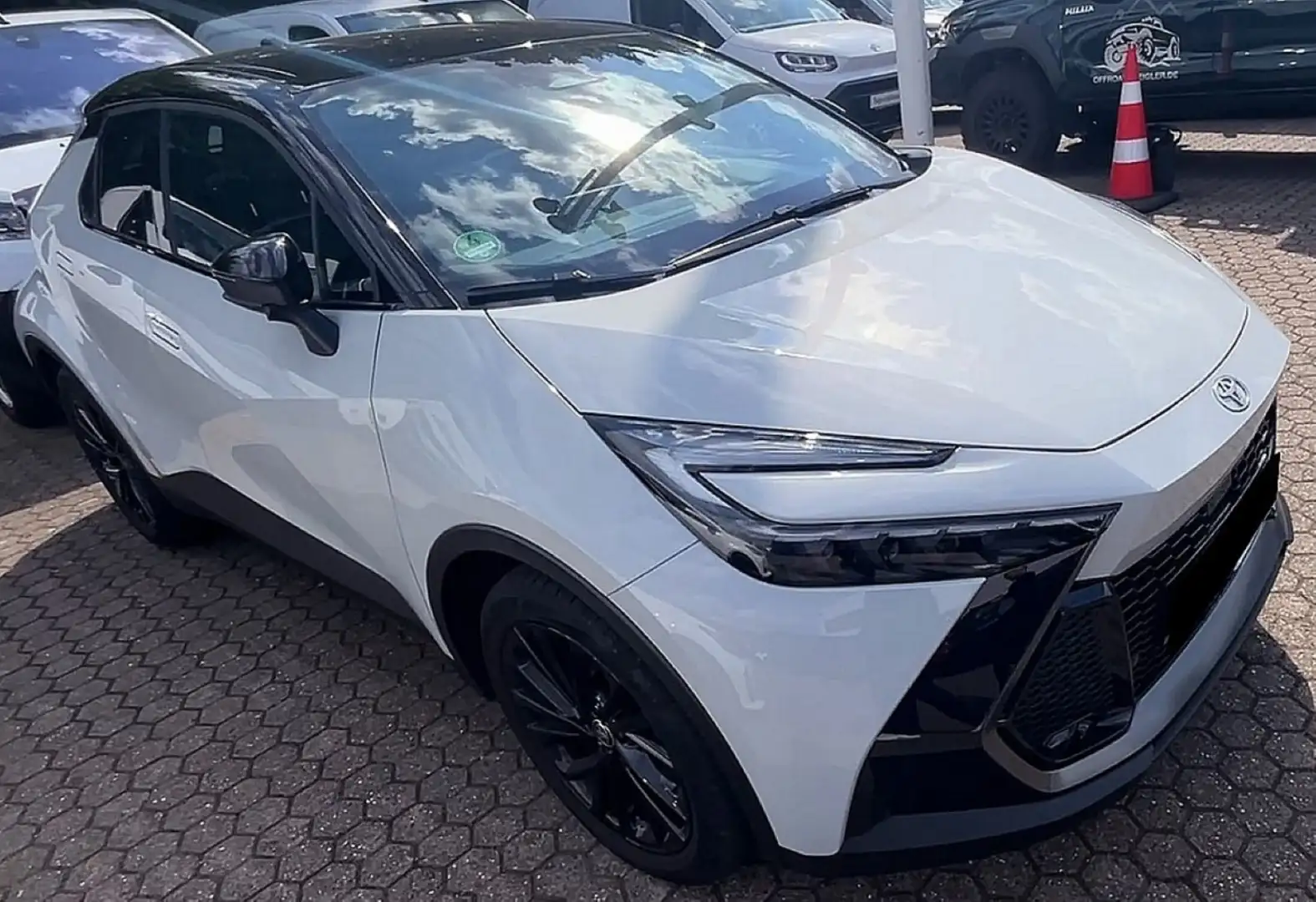 Toyota C-HR 2.0 Plug-in-Hybrid GR SPORT - 2
