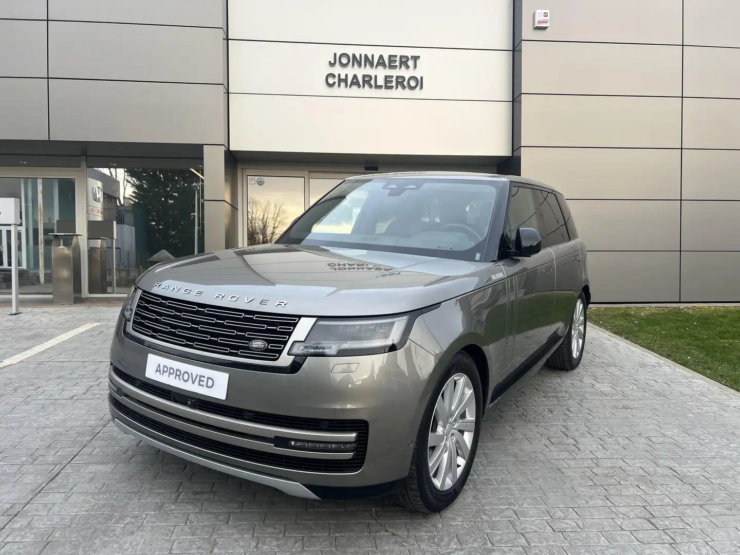 Land Rover Range Rover SE D300 Gold - 1