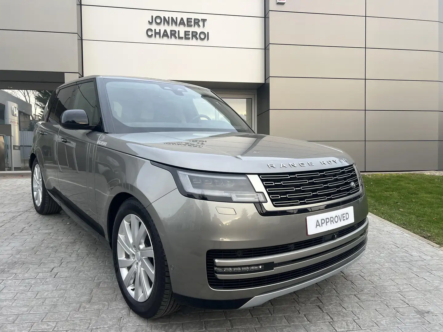 Land Rover Range Rover SE D300 Gold - 2