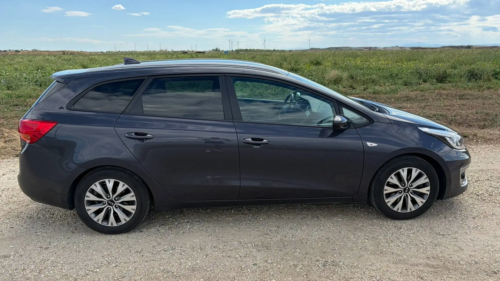 Kia Ceed SW / cee'd SW cee'd SW 1,4 MPI Silber Silber Grau - 1