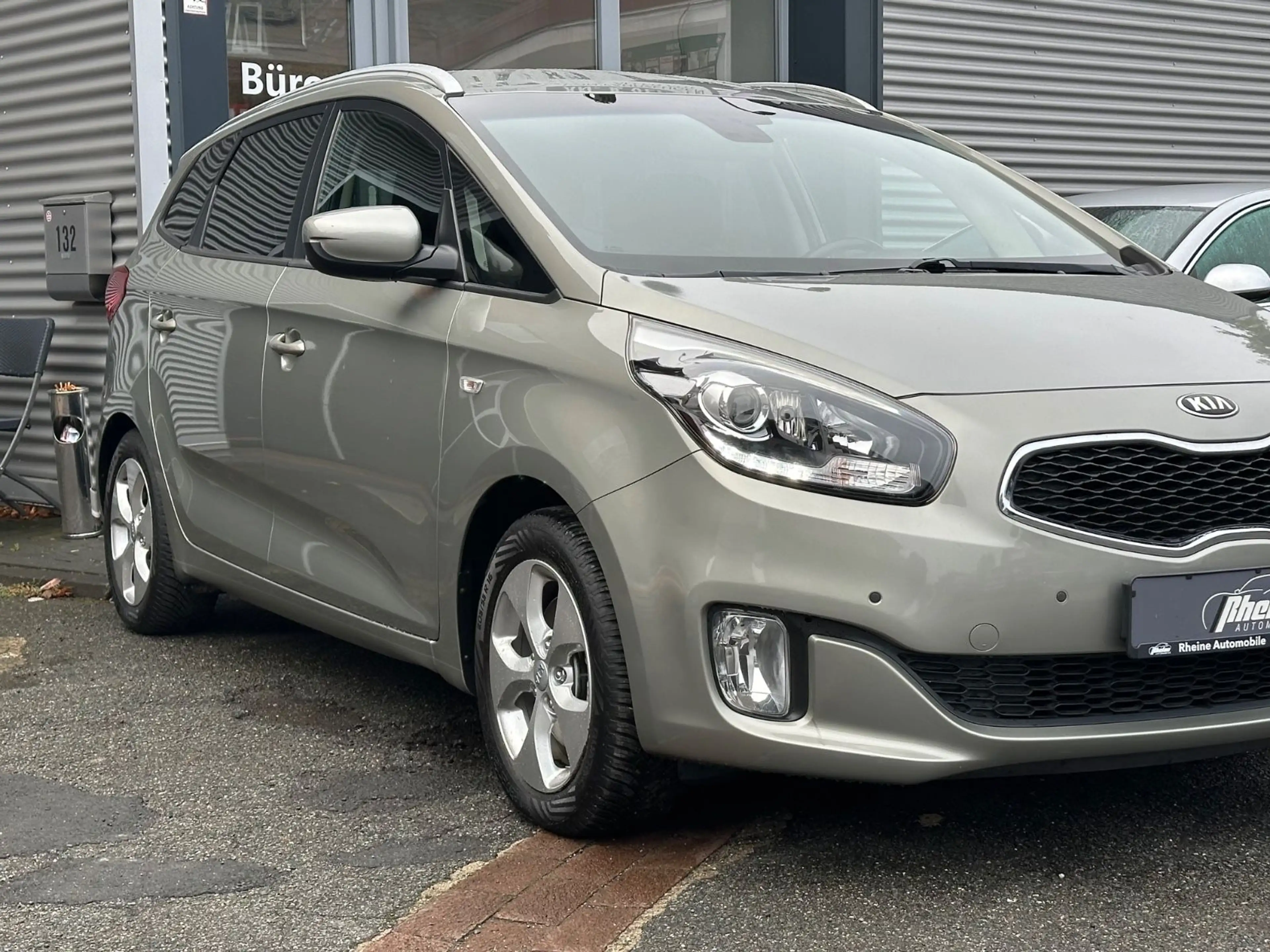Kia Carens Vision — photo 8