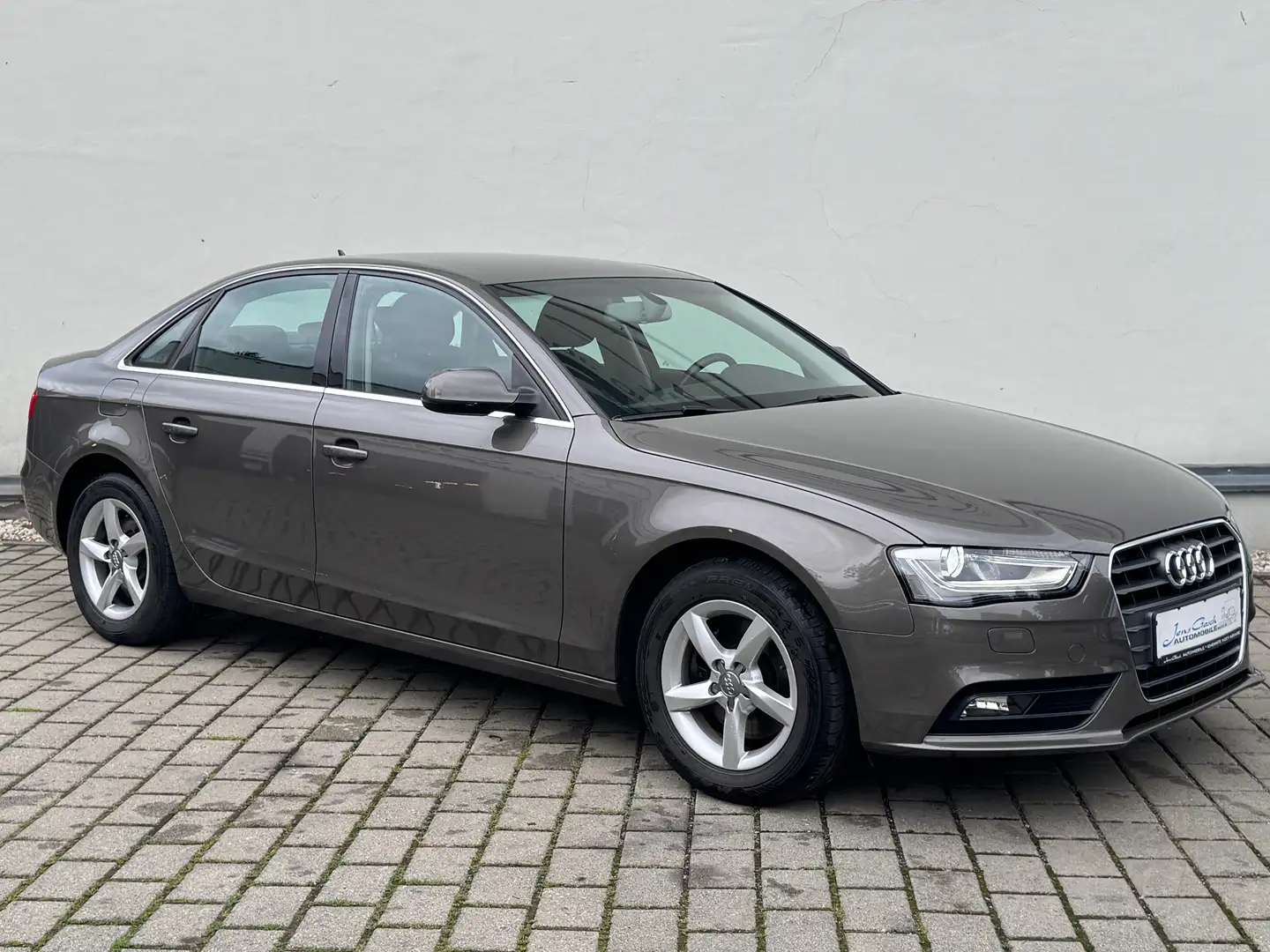 Audi A4 1.8 TFSI "Ambiente" Automatik/Navi/Xenon/AHK.. Gris - 2