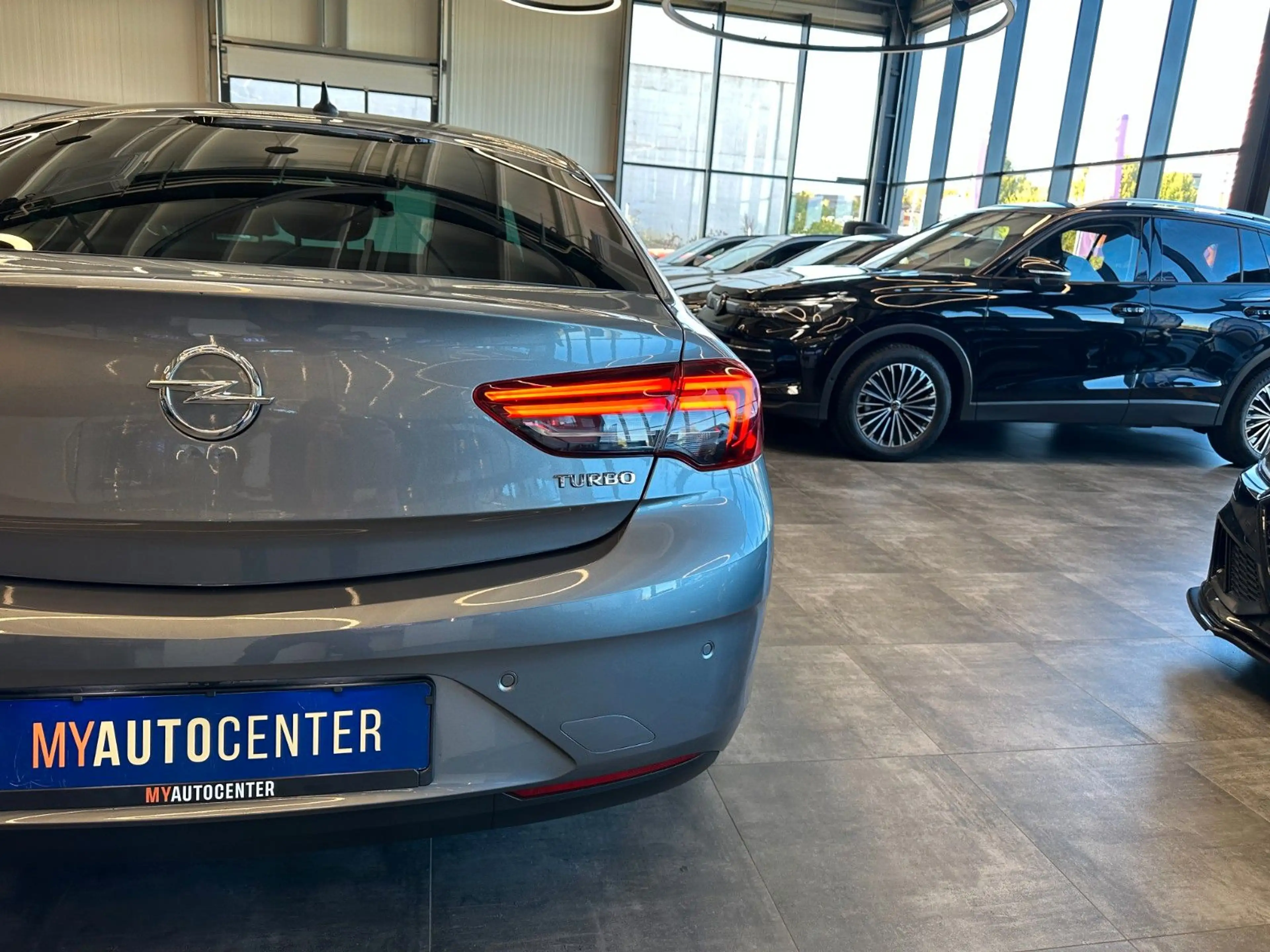 Opel Insignia *LKHZ*2-ZONEN*CARPLAY*TEMPO*PDC*LED — photo 27