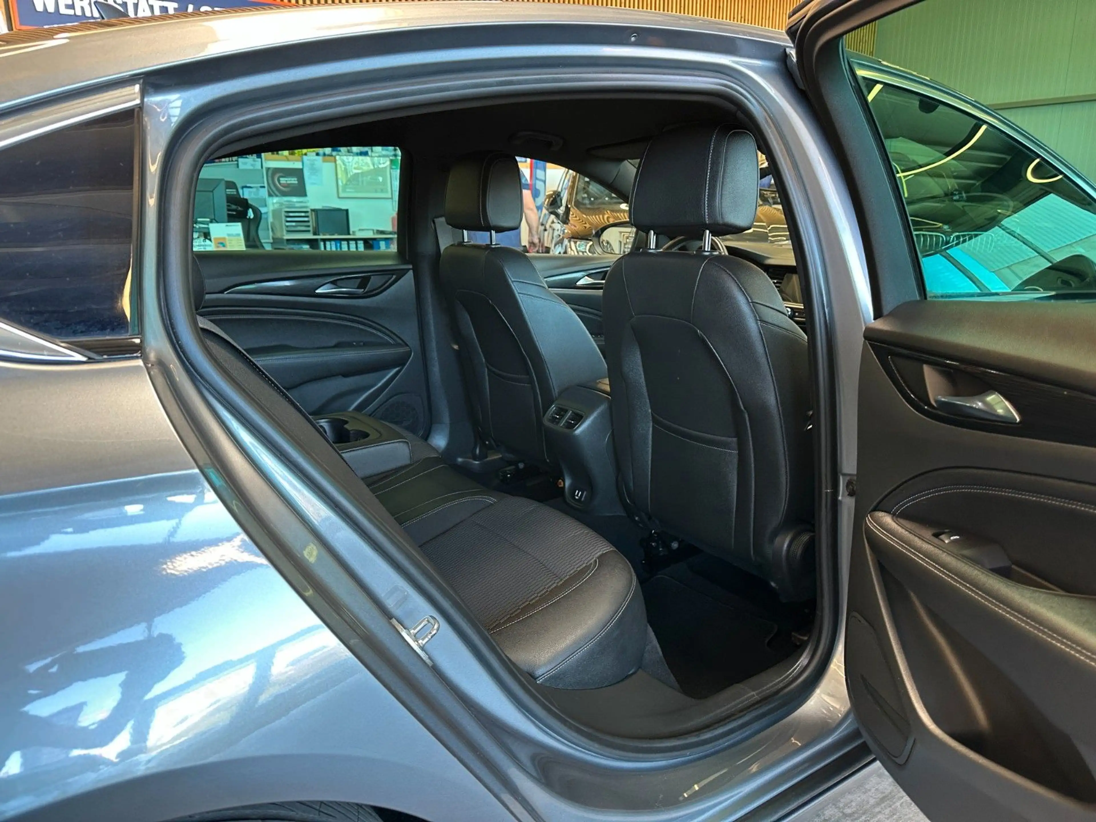 Opel Insignia *LKHZ*2-ZONEN*CARPLAY*TEMPO*PDC*LED — photo 30