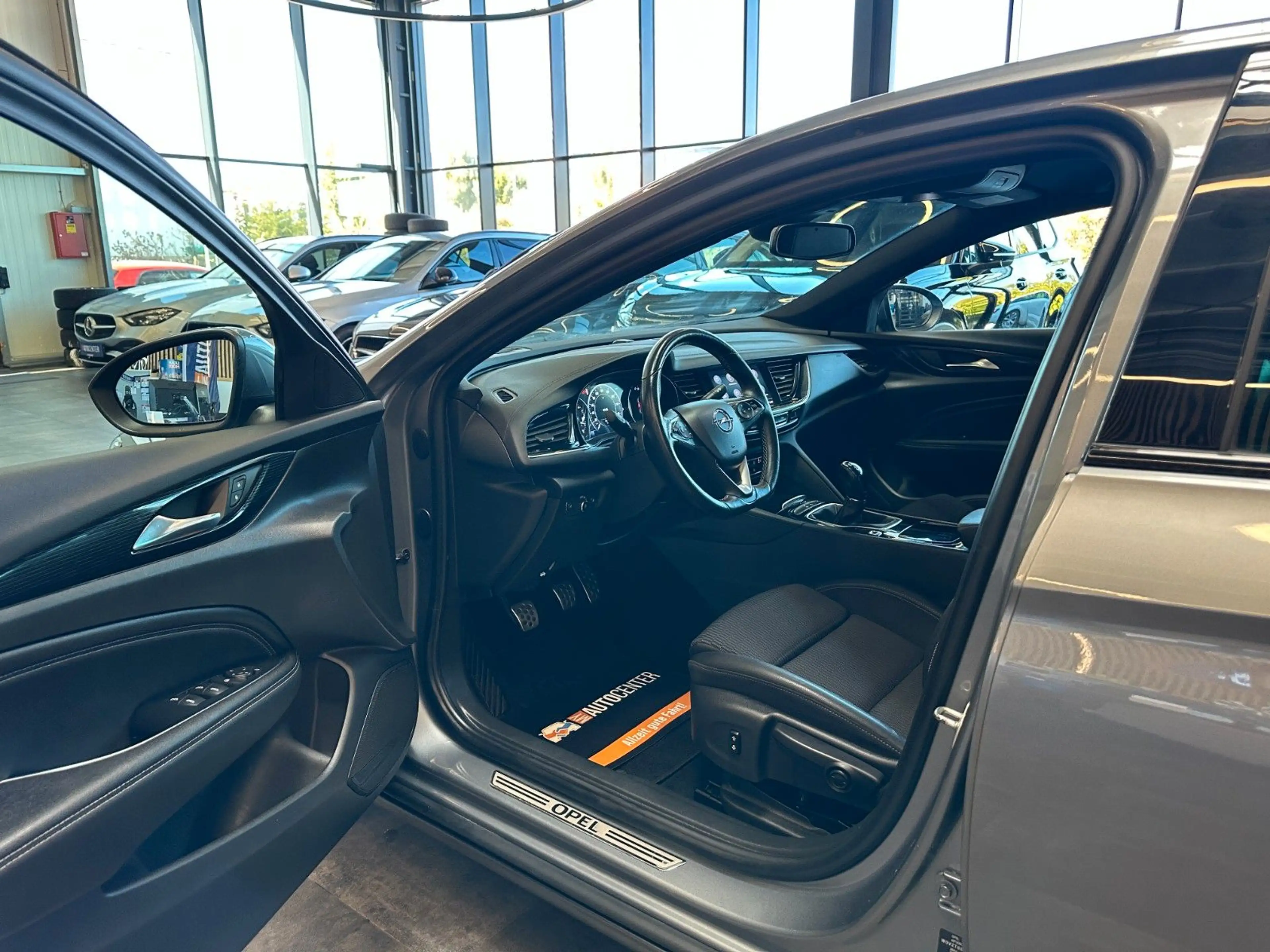 Opel Insignia *LKHZ*2-ZONEN*CARPLAY*TEMPO*PDC*LED — photo 43