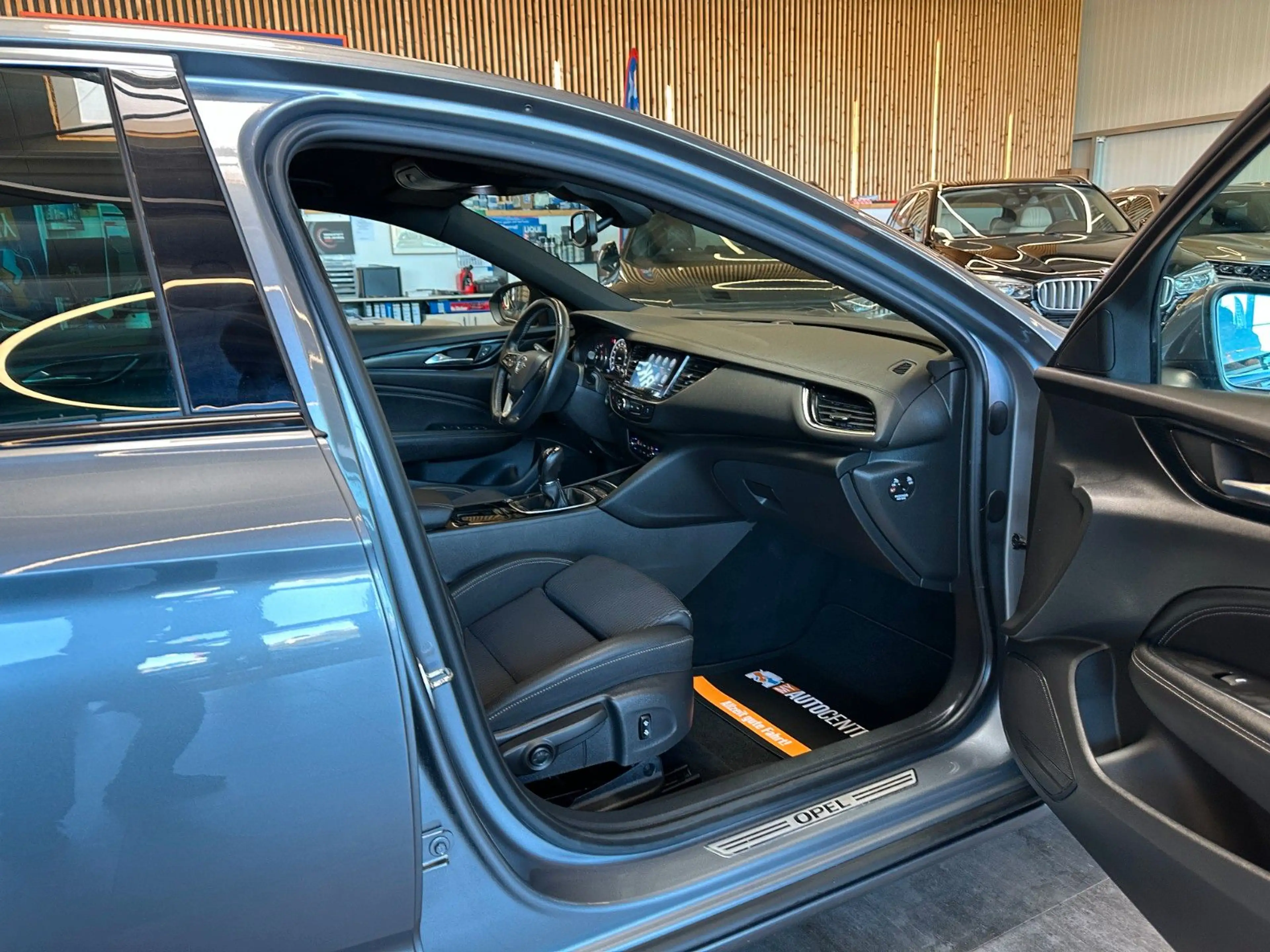 Opel Insignia *LKHZ*2-ZONEN*CARPLAY*TEMPO*PDC*LED — photo 38