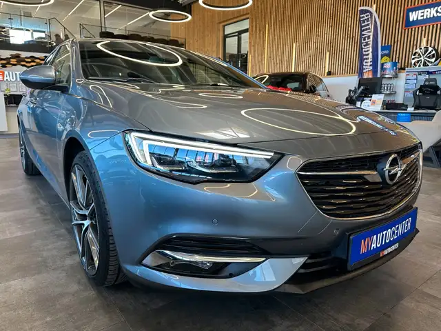 Opel Insignia view 3