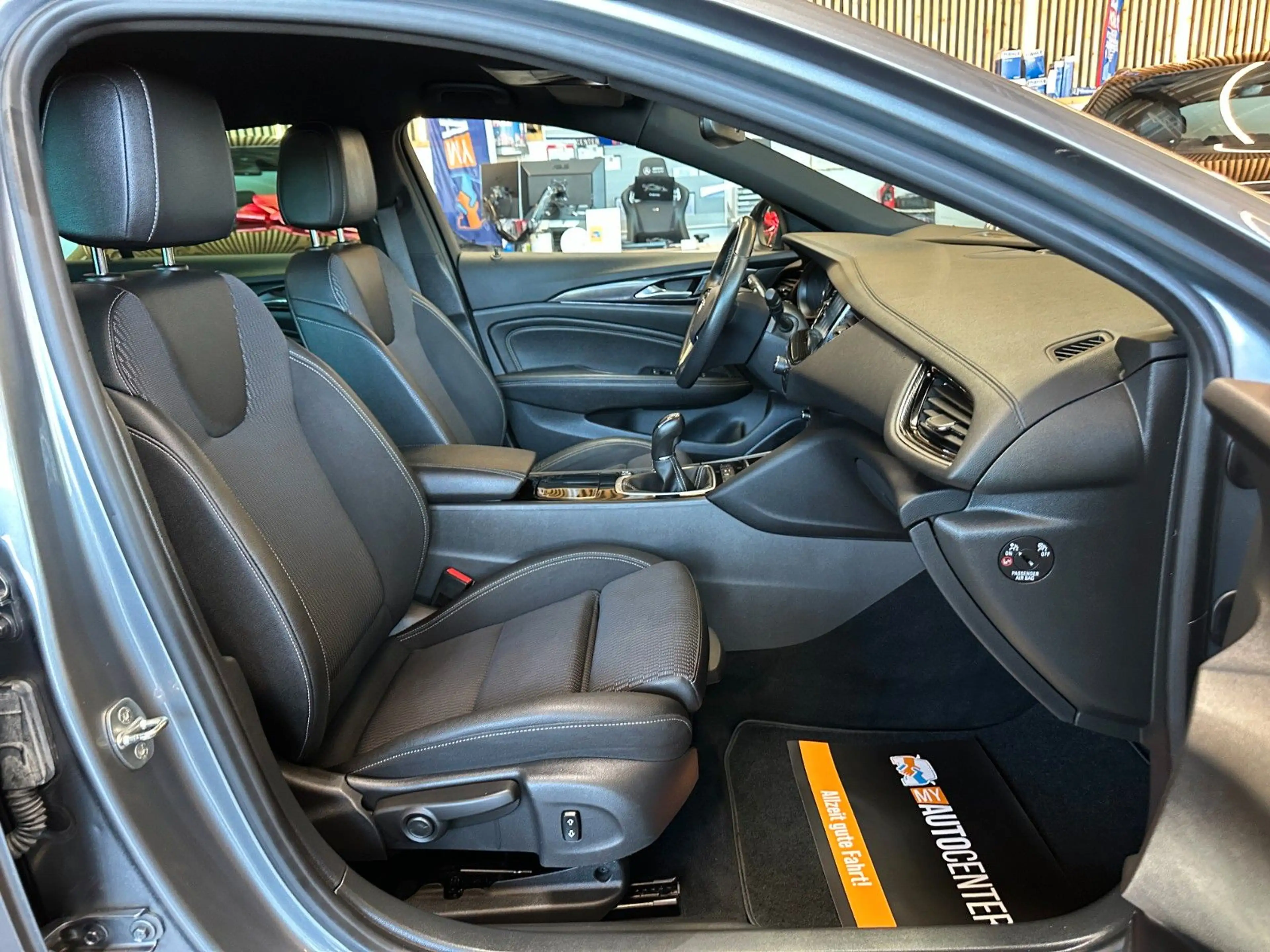 Opel Insignia *LKHZ*2-ZONEN*CARPLAY*TEMPO*PDC*LED — photo 40