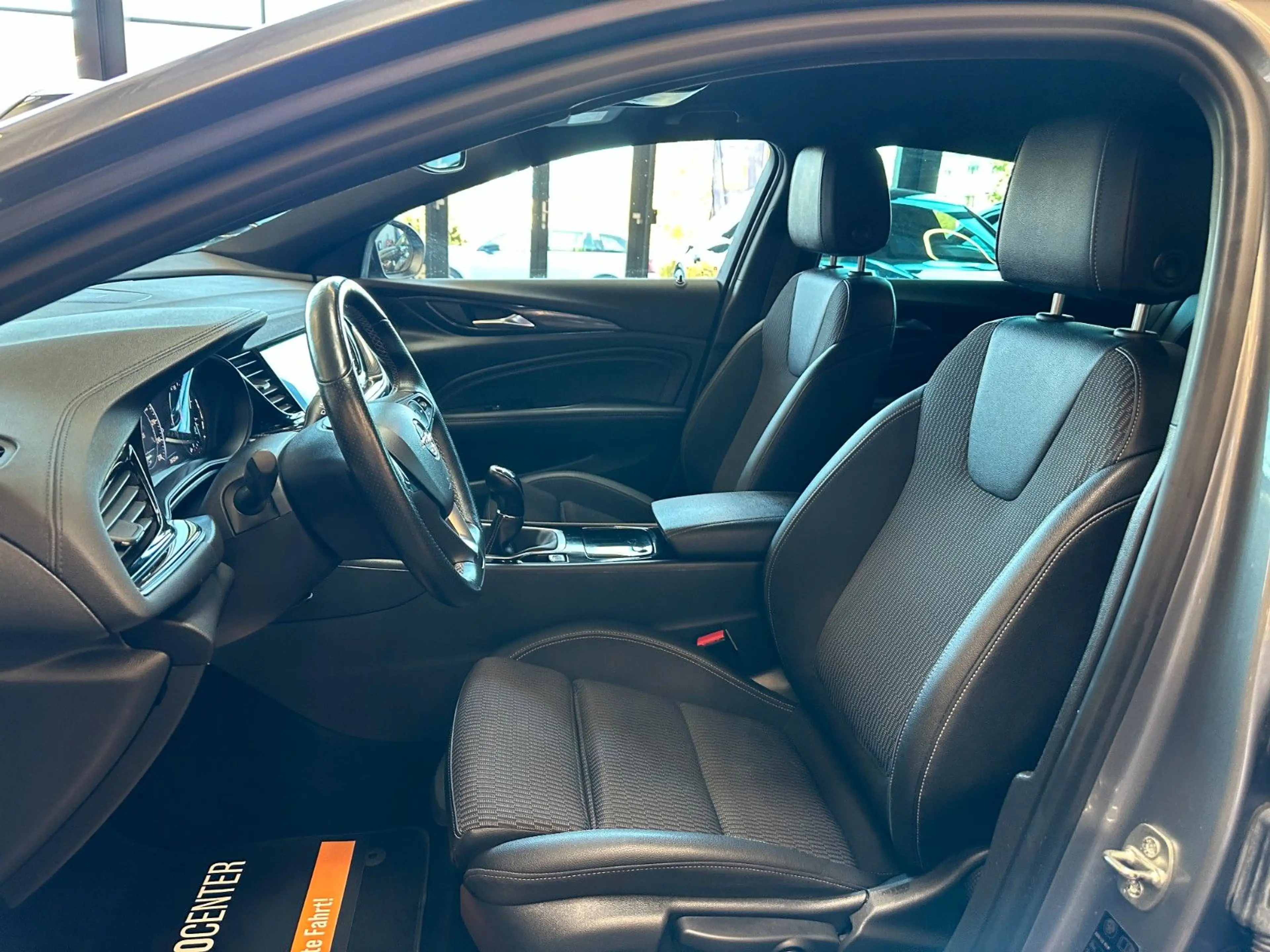 Opel Insignia *LKHZ*2-ZONEN*CARPLAY*TEMPO*PDC*LED — photo 10