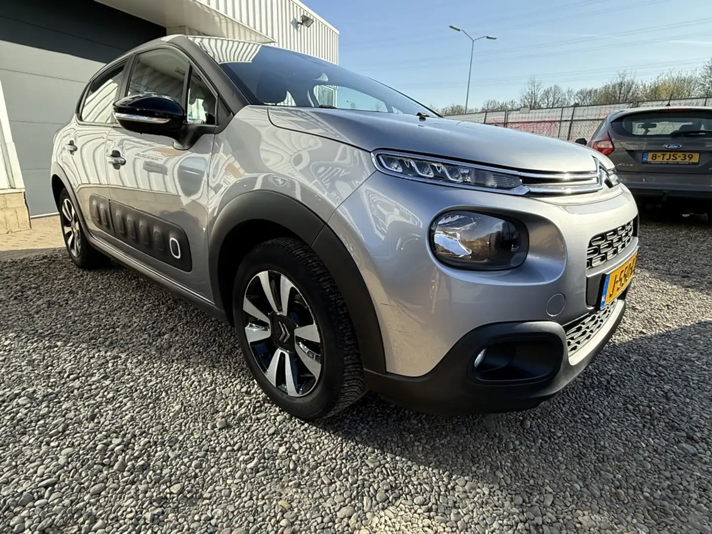 Citroen C3 1.2 PureTech Shine Gris - 2