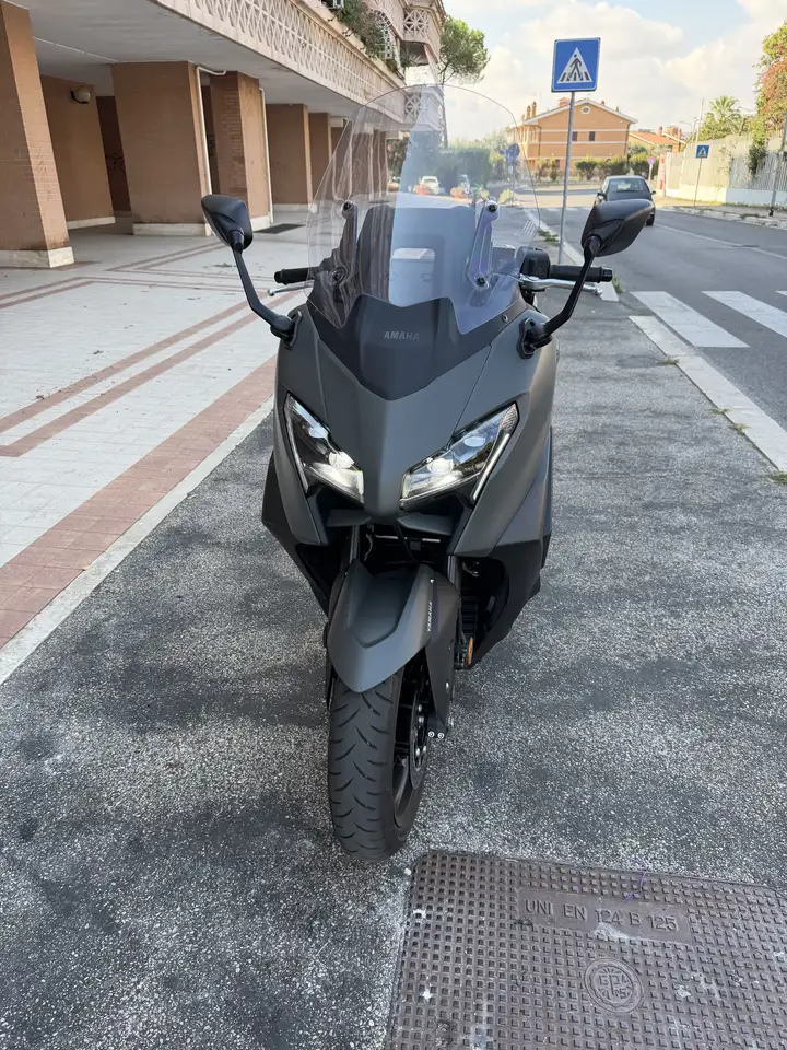 Yamaha Tmax 560
