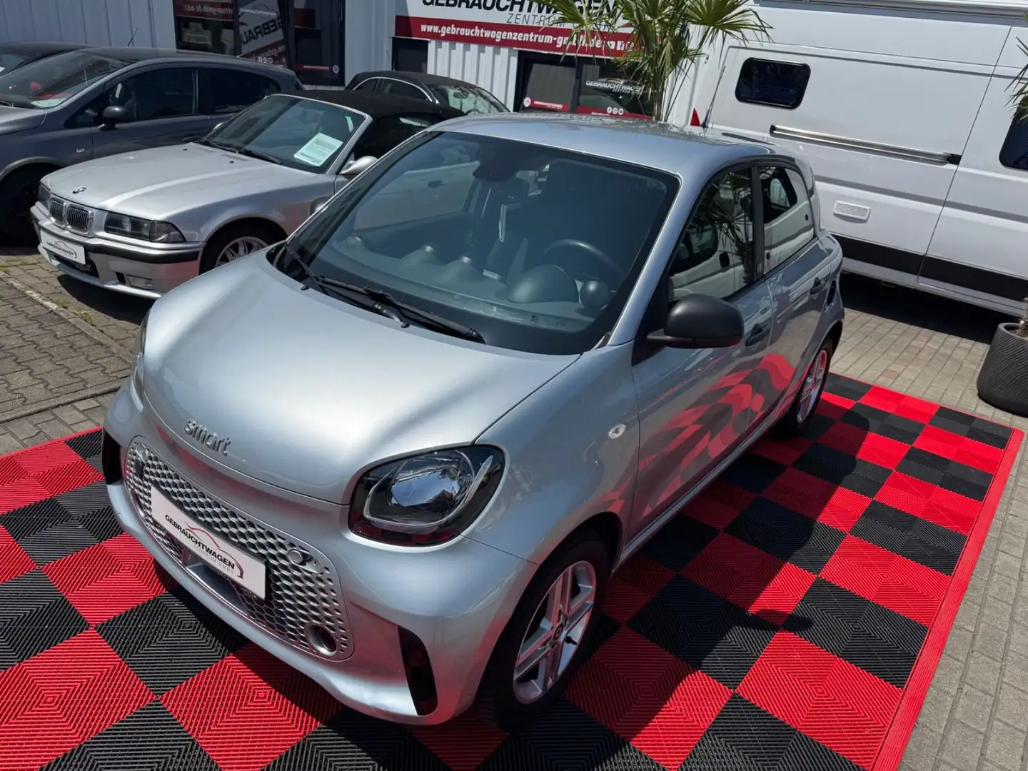smart forFour electric drive / EQ*Tempo*Cool&Audio-Pak Silber - 2