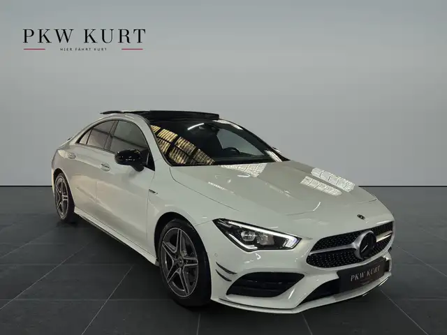 Mercedes-Benz CLA 220 d 8G Tr Amg Line *Pano *J-Sterne *R-Kam