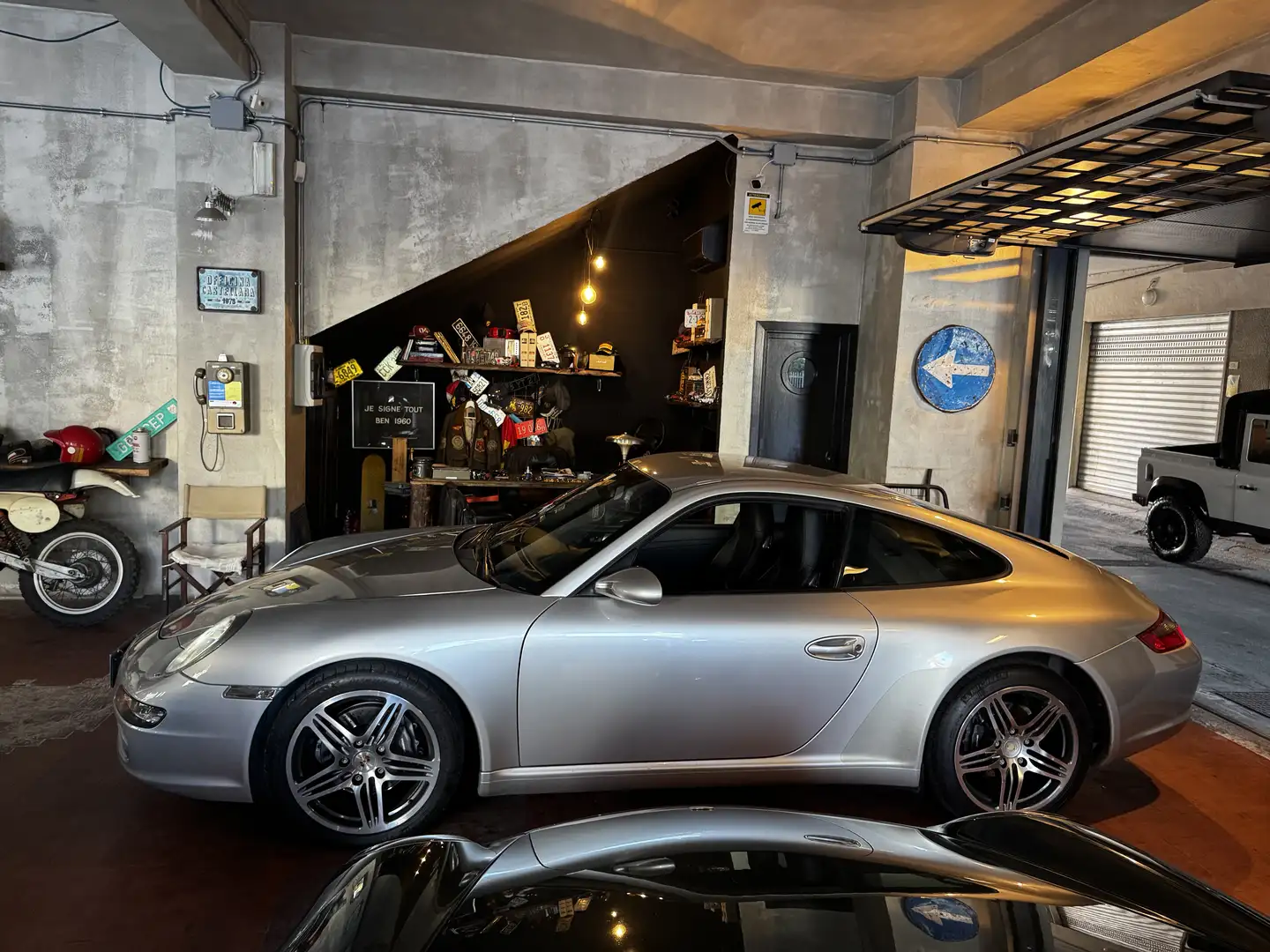 Porsche 911 Coupe 3.6 Carrera - 2