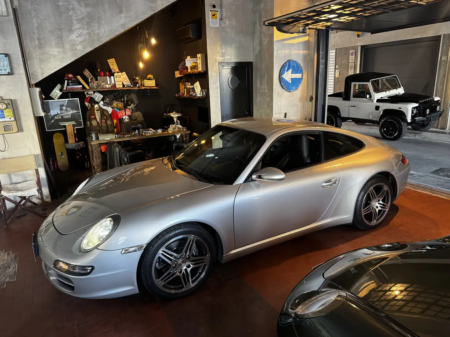 Porsche 911 Coupe 3.6 Carrera - 1