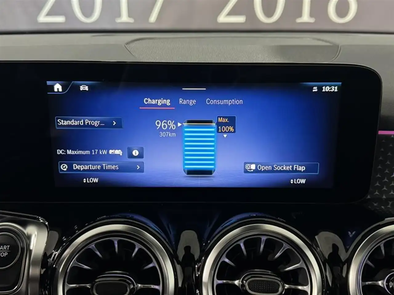 Mercedes-Benz EQB снимка Mercedes-Benz EQB