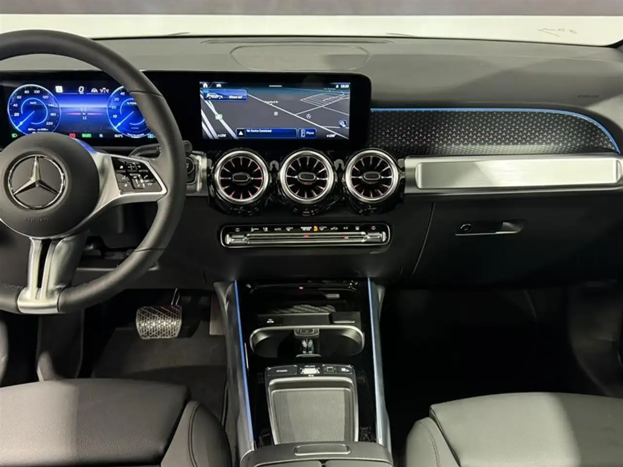 Mercedes-Benz EQB снимка Mercedes-Benz EQB