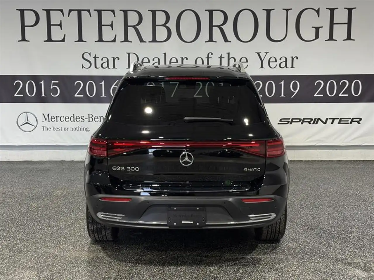 Mercedes-Benz EQB снимка Mercedes-Benz EQB